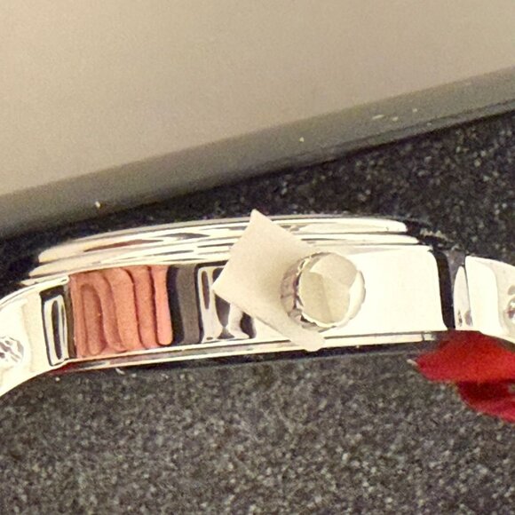 NWT - Disney Minnie Mouse Silver watch for ladies, Vintage style. Red leather st - Picture 7 of 16